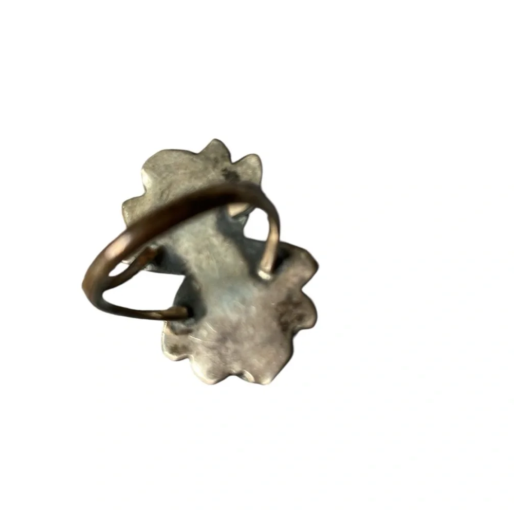Vintage Shadowbox Silver and Turquoise Ring‎